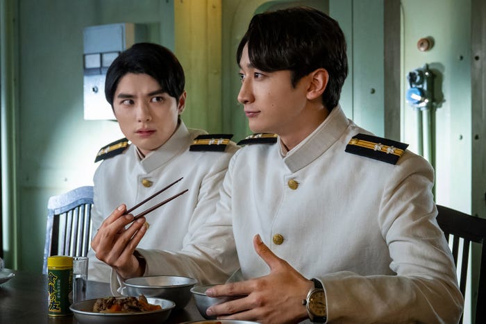 本田響矢、小関裕太「波うららかに、めおと日和」第1話(C)フジテレビ