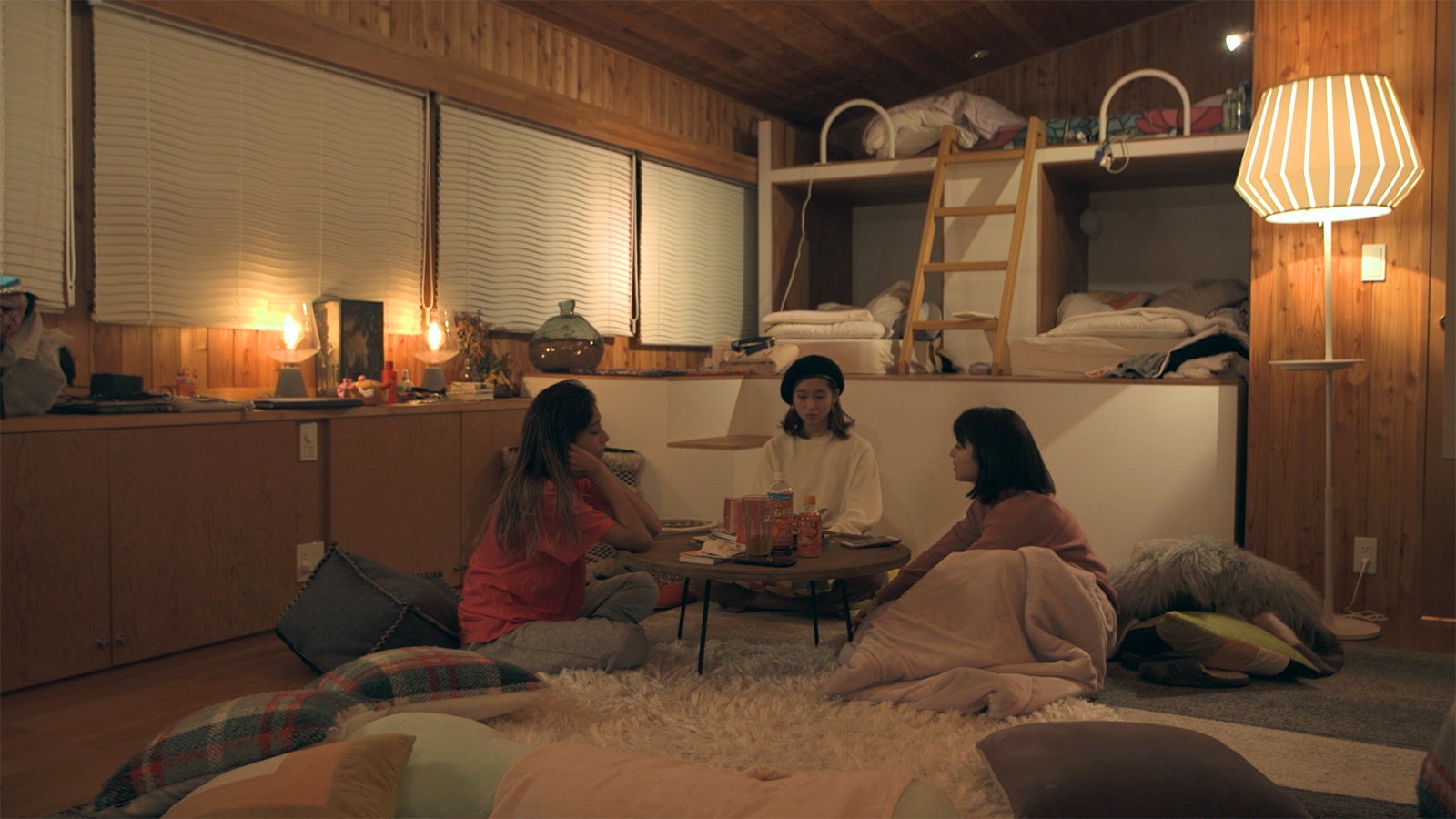 まや、りさこ、優衣「TERRACE HOUSE OPENING NEW DOORS」46th WEEK（C）フジテレビ／イースト・エンタテインメント