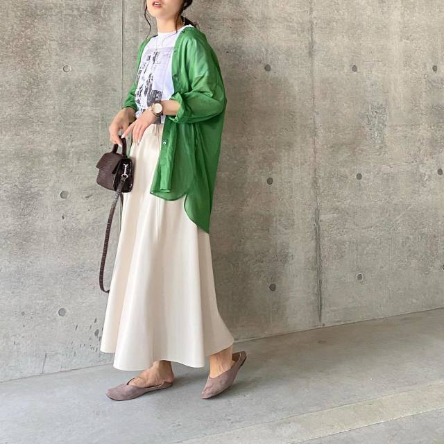 グリーンシャツ