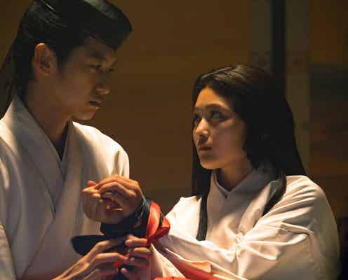 「光る君へ」花山天皇(本郷奏多)、藤原よし子(井上咲楽)相手に“緊縛”ラブシーン「放送コードギリギリじゃ…」