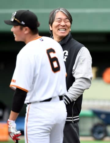 巨人の臨時コーチ務めた松井秀喜氏「一番気になっちゃった」 球場BGMの懐メロ特集に敏感に反応