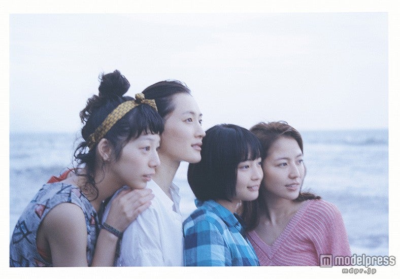 綾瀬はるか・長澤まさみ・夏帆・広瀬すず“美女4姉妹”の寝顔解禁