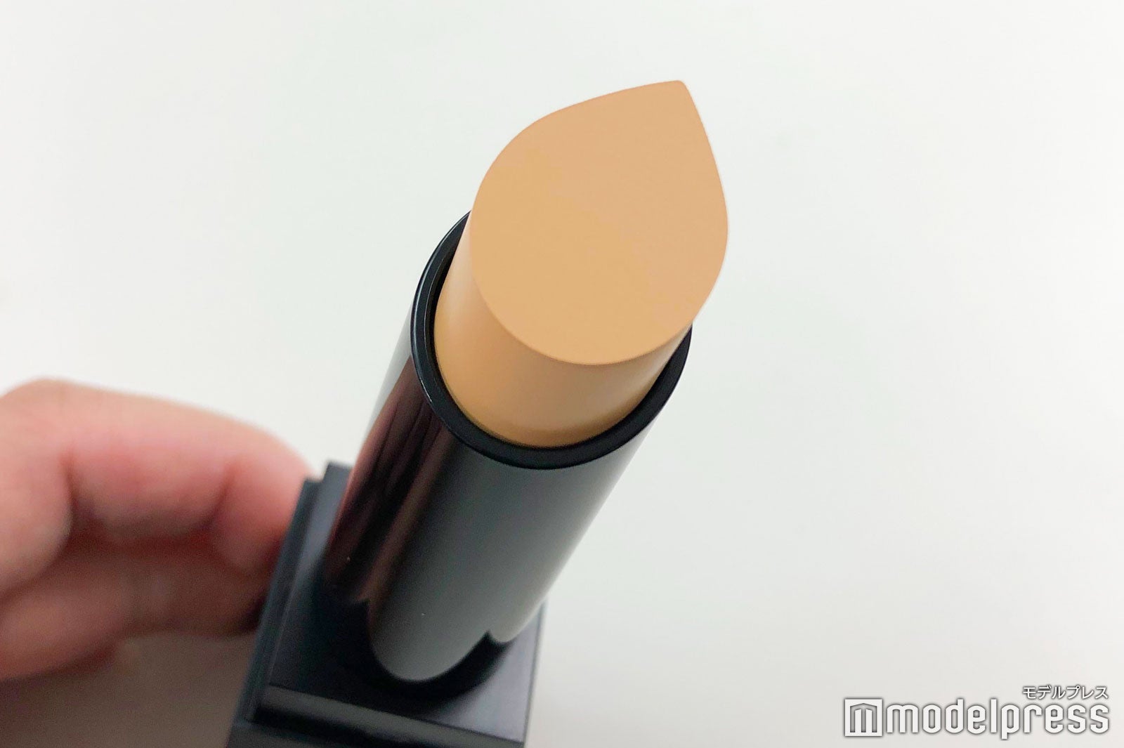 塗りやすさを追求した先端部分に注目（C）モデルプレス