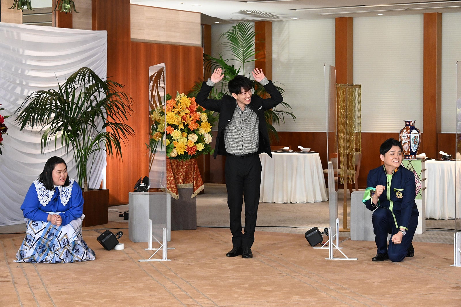 田辺智加、佐藤健、ノブ（C）日本テレビ