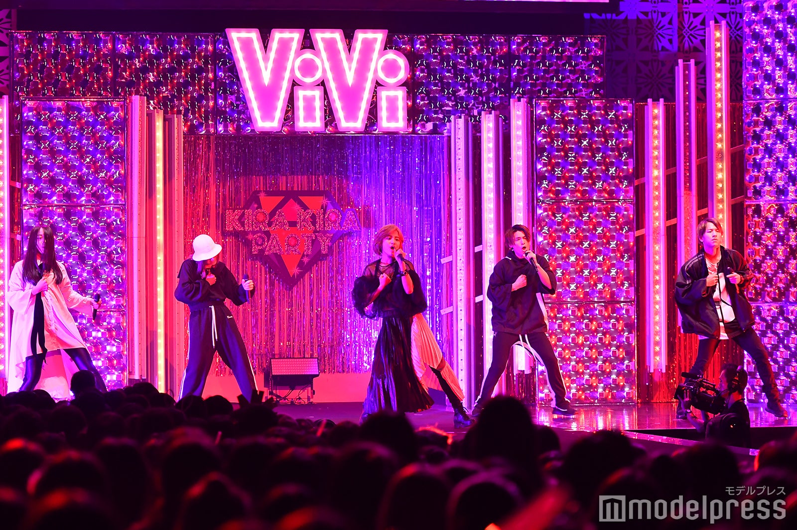 lol （C）モデルプレス