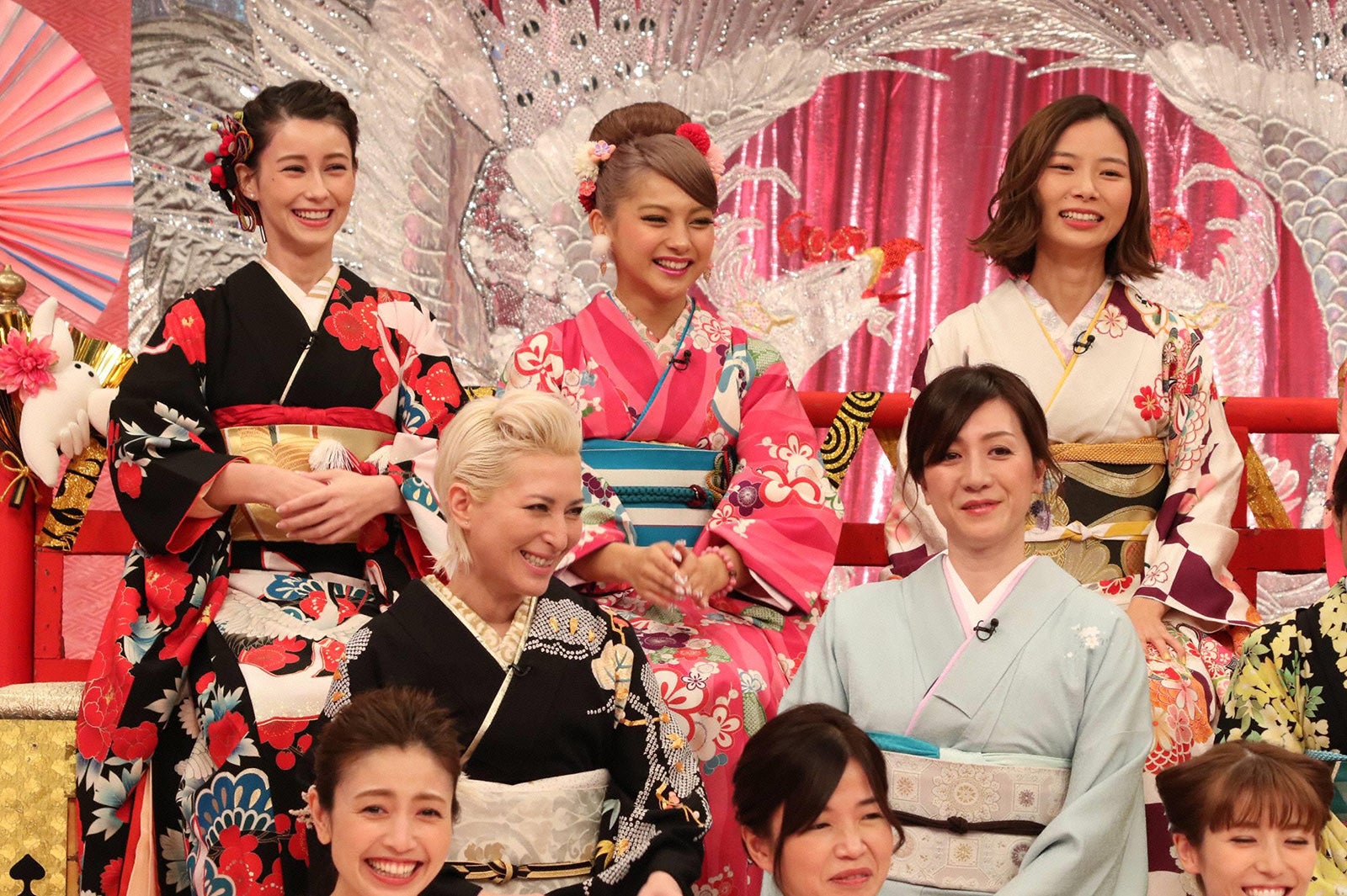 （上段左から）ダレノガレ明美、ゆきぽよ、朝日奈央（下段左から）LISA、野々村友紀子（C）フジテレビ