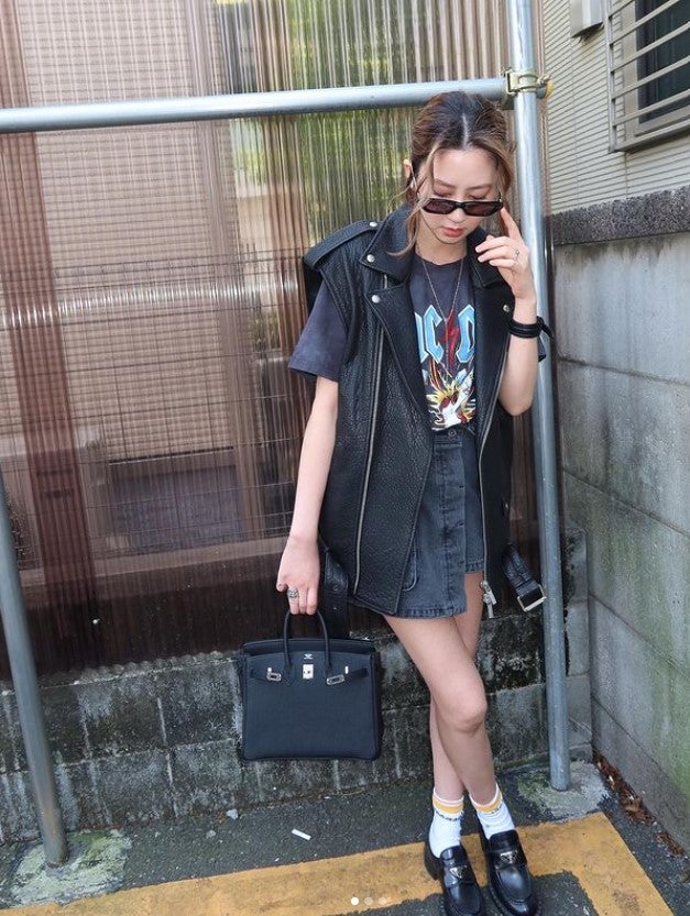 第1子出産・河北麻友子、美脚ショットに注目集まる「さすがすぎる」「美しい」