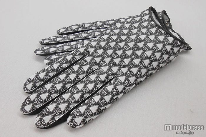 ダース・ベイダーをデザインしたレザー・グローブ¥64800(C)&TM Lucasfilm Ltd.