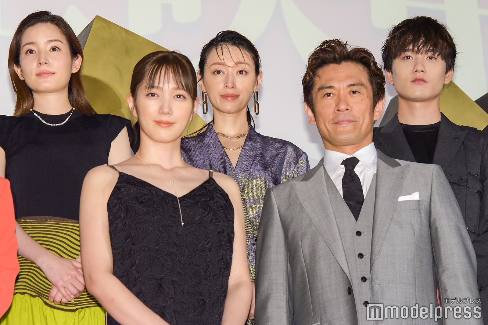 （上段左から）蓮佛美沙子、栗山千明、水石亜飛夢（下段左から）本田翼、内野聖陽（C）モデルプレス