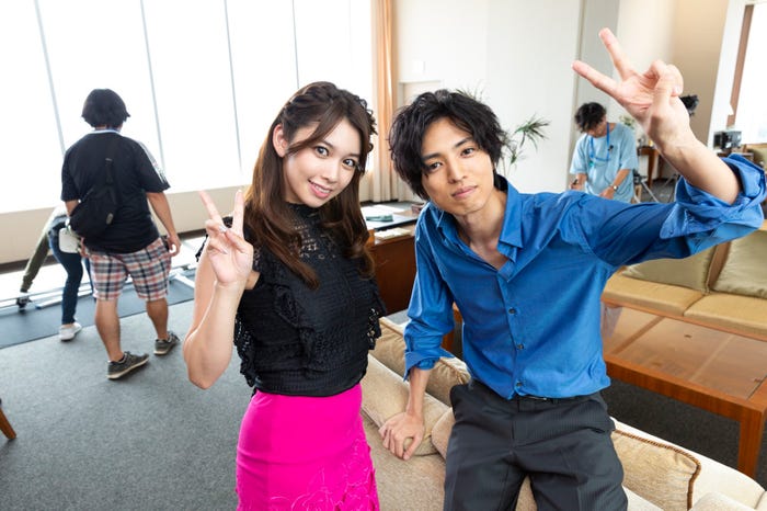 結城モエ、桐山漣/「探偵が早すぎる」(提供写真)