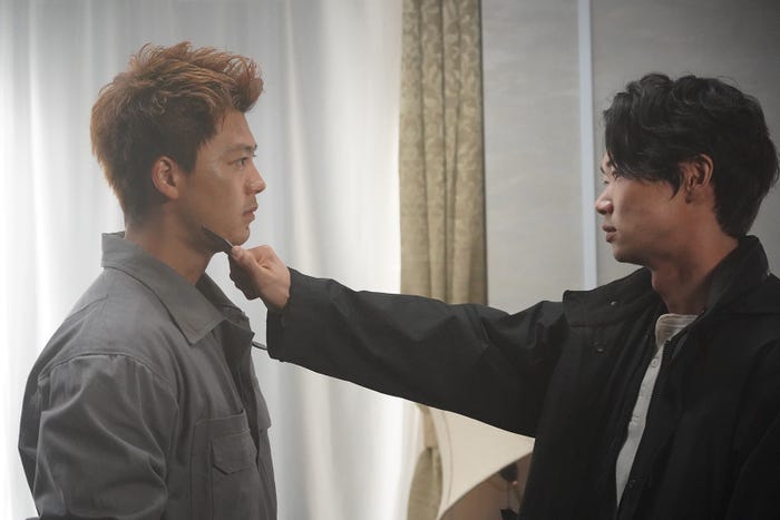 竹内涼真、笠松将/「君と世界が終わる日に」より(C)日本テレビ