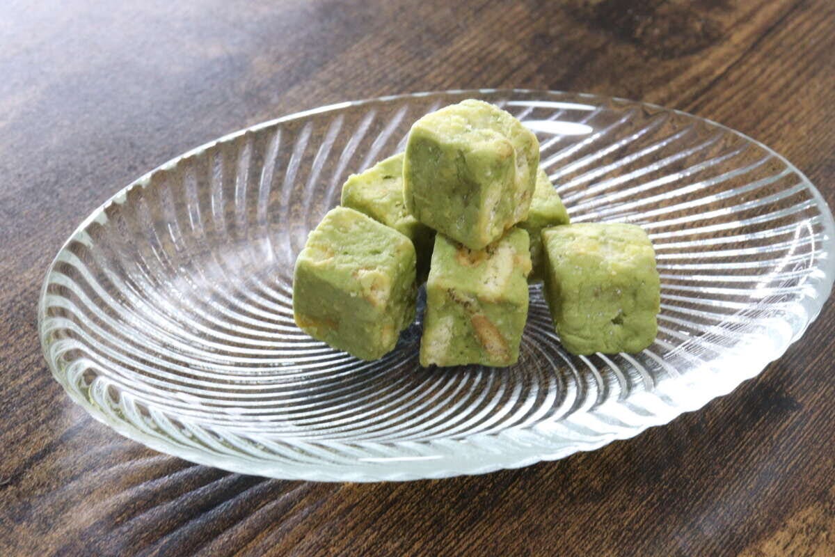 セリア　ガラス　皿　お菓子