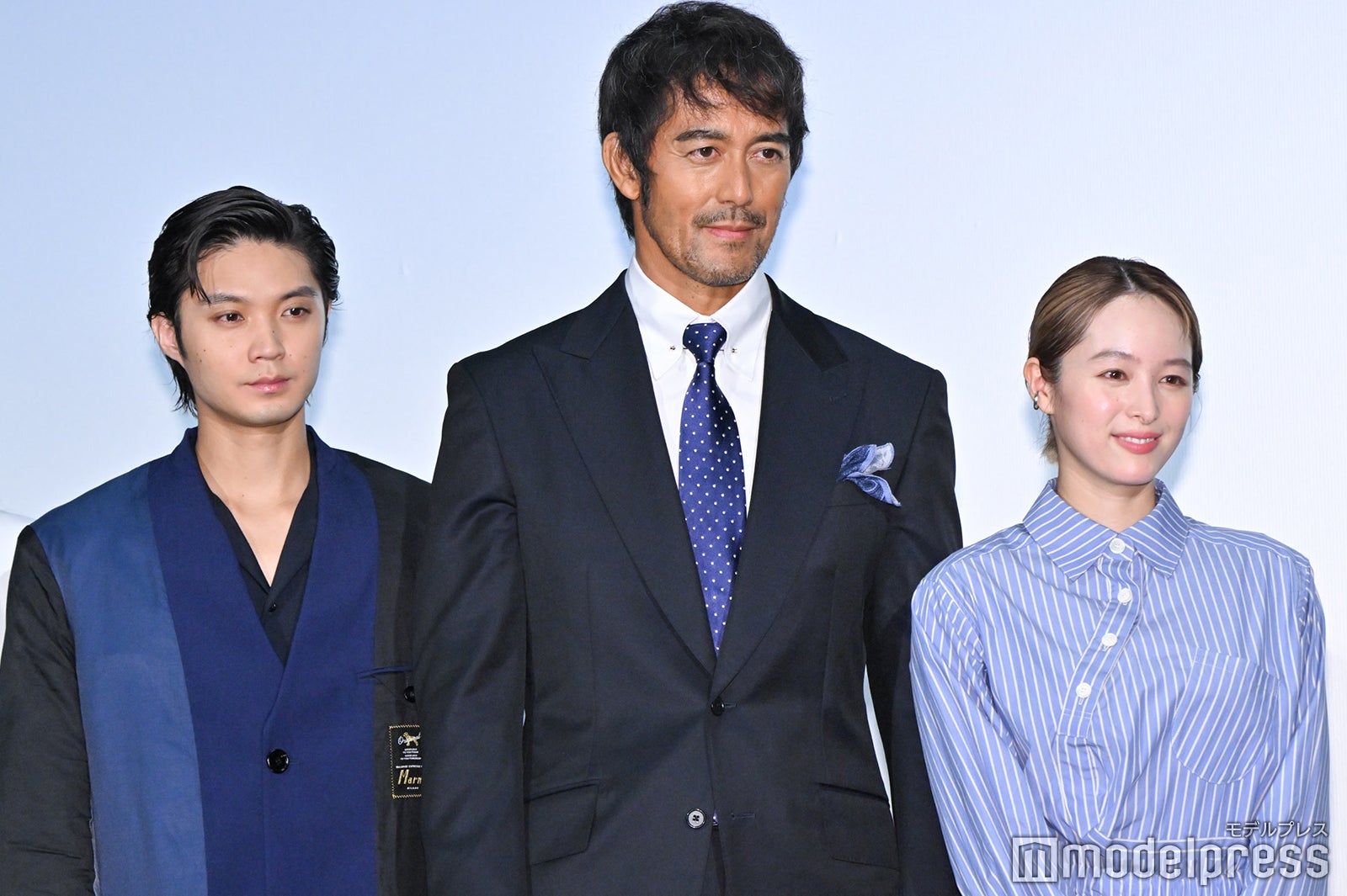 磯村勇斗、阿部寛、清野菜名 （C）モデルプレス