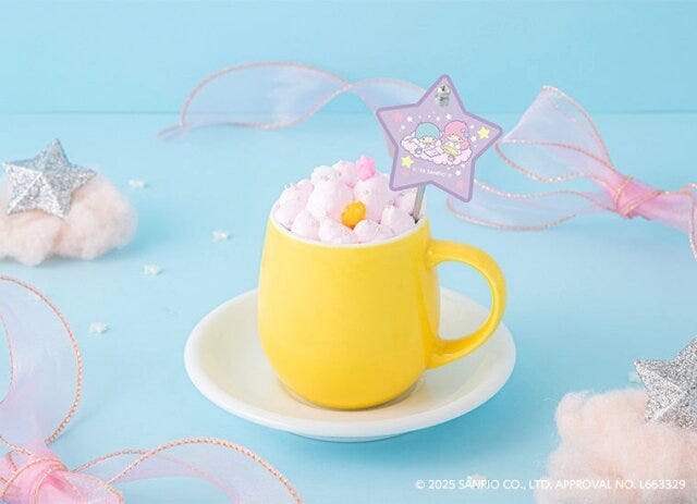 キキ＆ララのテーマカフェのふわふわ雲のホットコーヒー