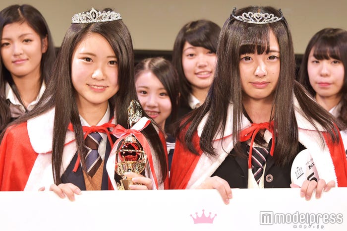 日本一のかわいい女子高生を決めるミスコン<中国四国地方/グランプリ:はづぷんさん(左)&準グランプリ:あいなさん(右)>(C)モデルプレス
