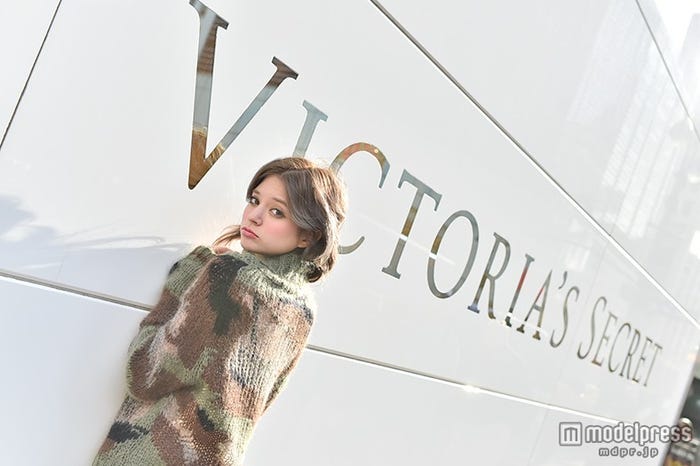 瑛茉ジャスミン/「Victoria’s Secret & PINK」