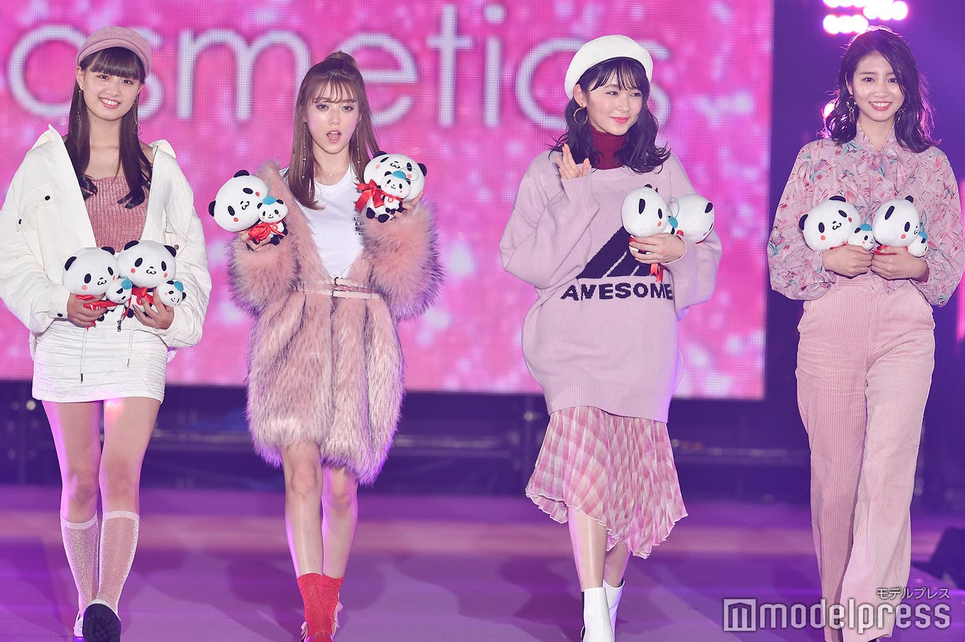 (左から)鶴嶋乃愛、中野恵那、久間田琳加、青島妃菜(C)モデルプレス