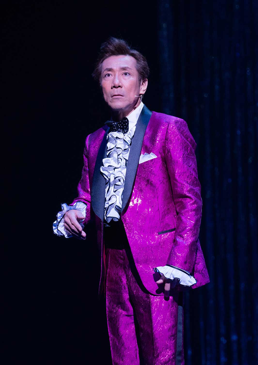 岸谷五朗「The PROM」オフィシャル舞台写真／撮影：引地信彦、NAITO