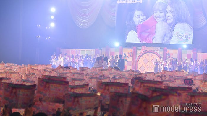 なちょす卒業式 (C)モデルプレス