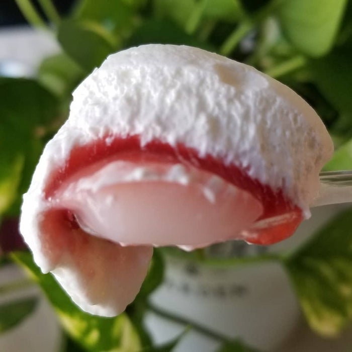 《ファミマ》これは神商品…!新作の”洋風わらび餅”がとろふわで衝撃の美味しさ!
