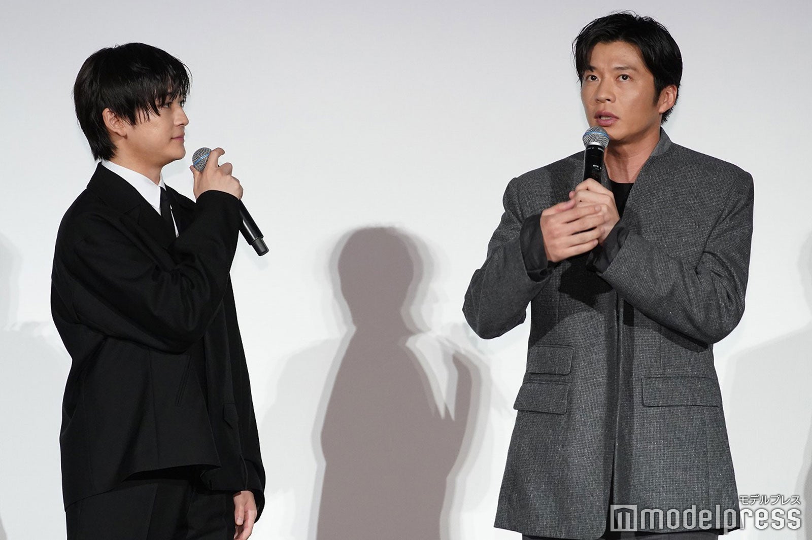 高橋文哉、田中圭（C）モデルプレス