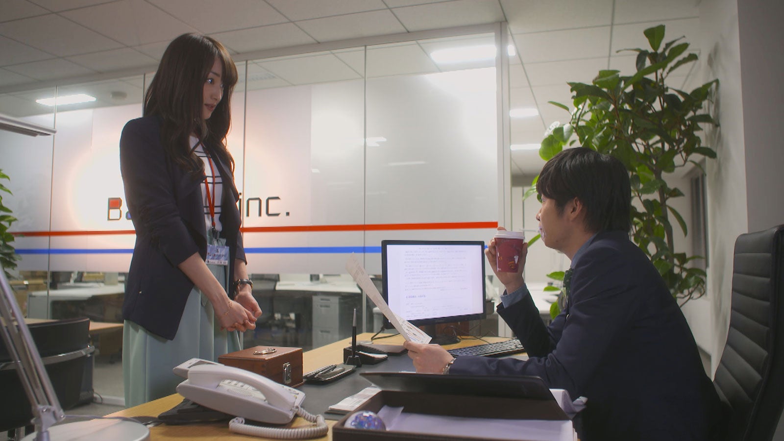 高梨臨、田中圭／ドラマ『恋がヘタでも生きてます』第7話より（C）読売テレビ