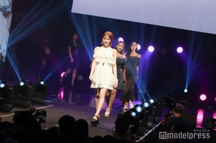 まみ「LIP SERVICE」ステージのトップバッターを務める(C)モデルプレス