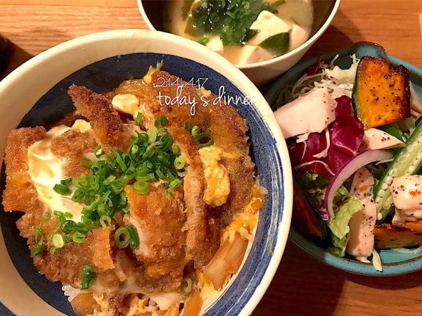 簡単 美味しい 丼レシピ がお昼ご飯にぴったり 満足感のあるメニューをご紹介 モデルプレス 簡単 美味しい 丼レシピ がお昼ご飯にぴったり 満足感のあるメニューをご紹介 モデルプレス