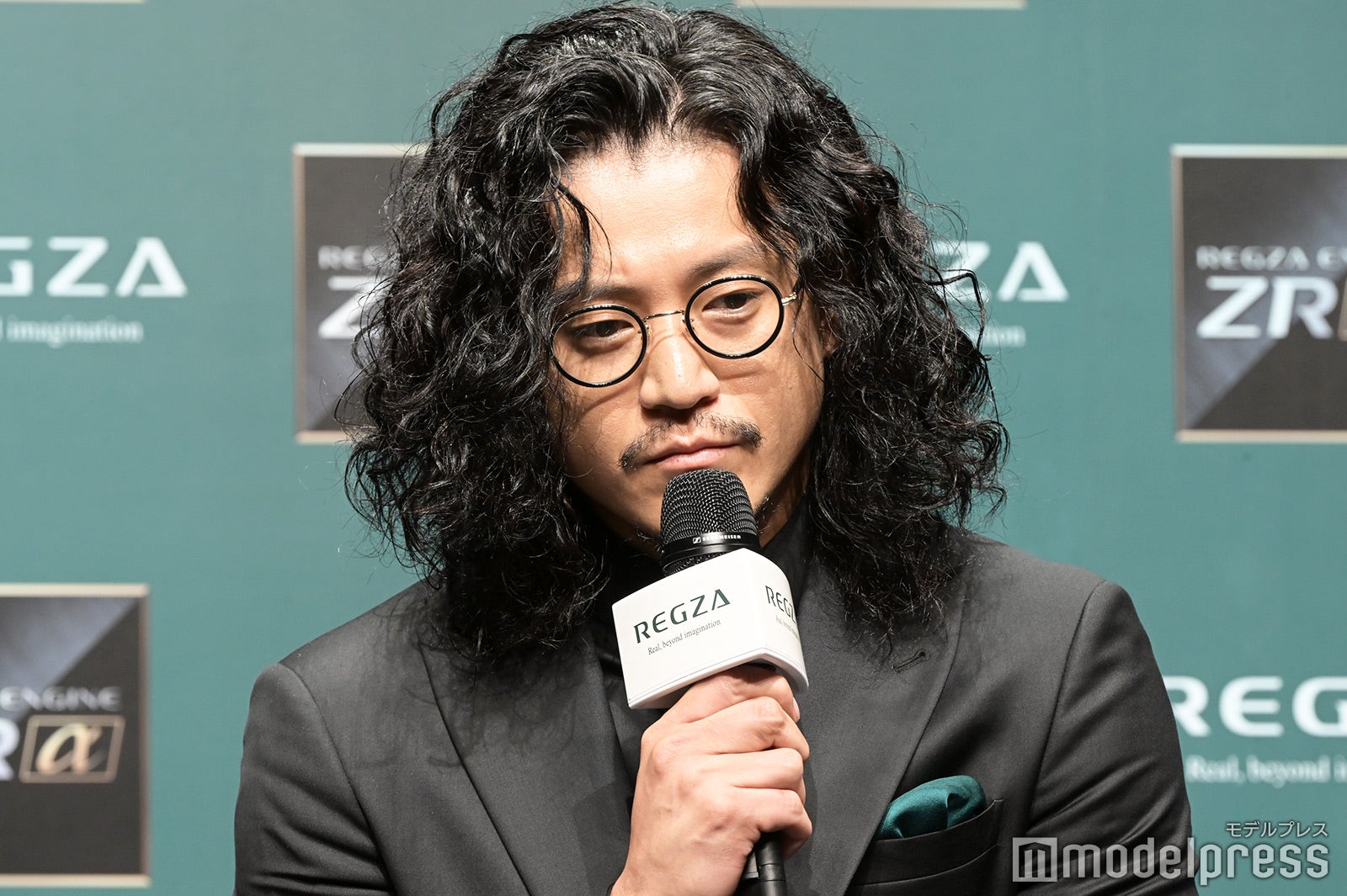 小栗旬（C）モデルプレス