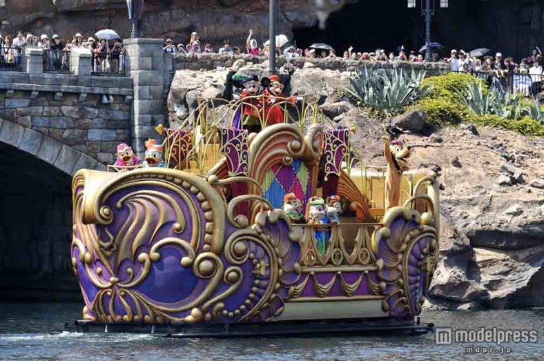 ディズニーシーに新カーニバル登場　「ディズニー・ハロウィーン」スタート