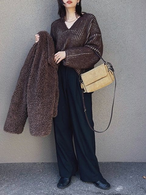 黒ワイドパンツコーデ1