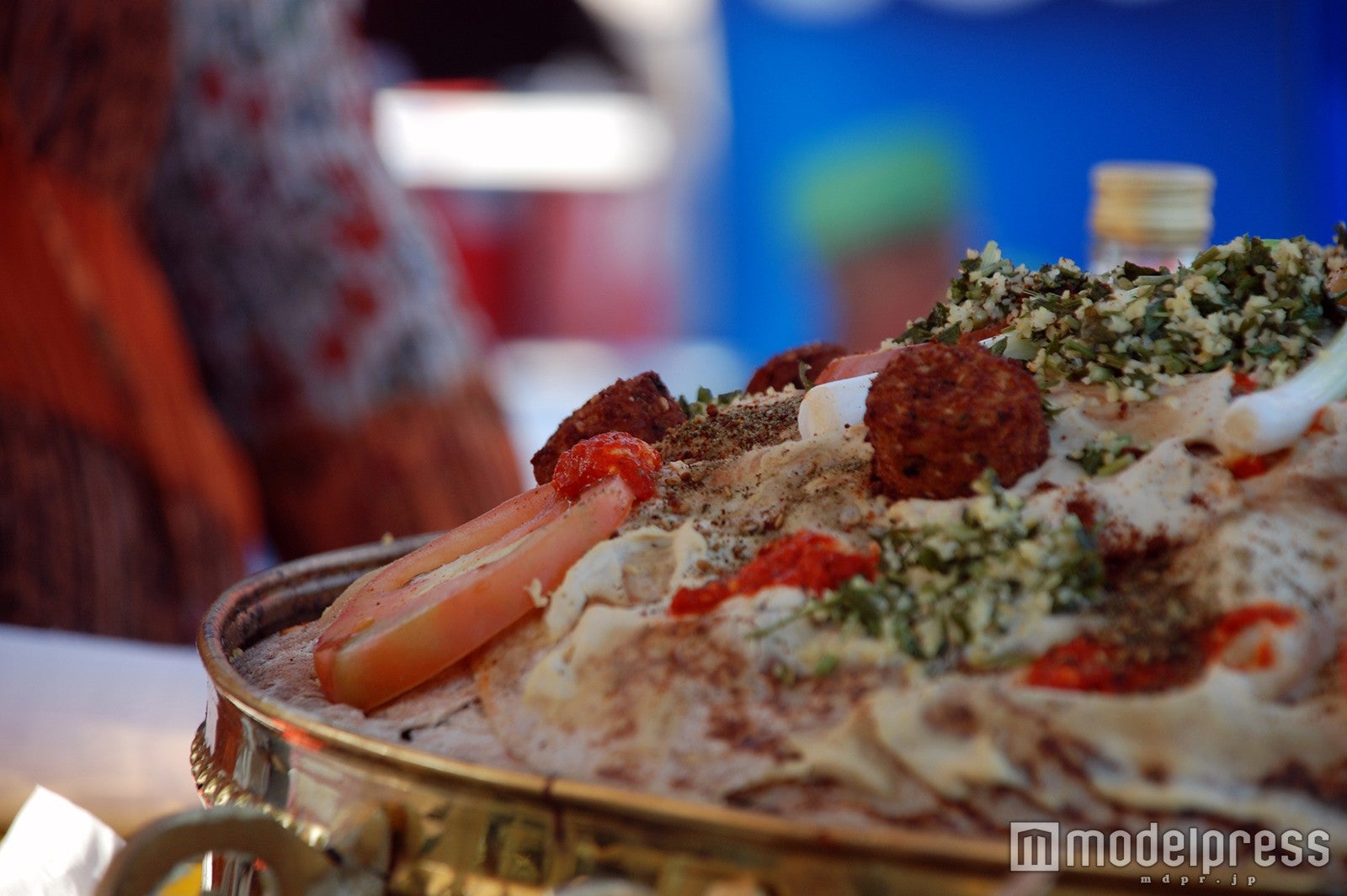 ファラフェルとブルガーサラダ（C）Arabian Festival．