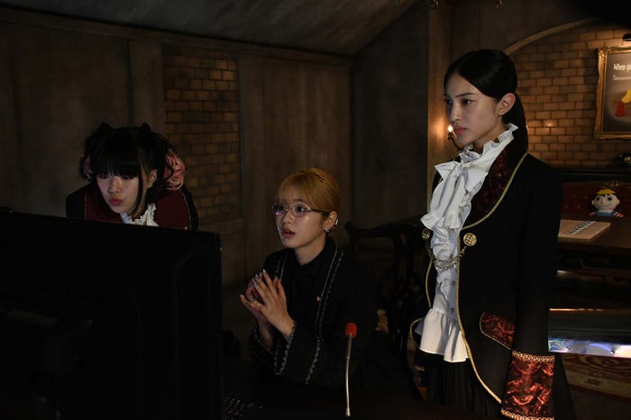 片山友希、内藤理沙、久保田紗友「トモダチゲームR4」第6話より(C)テレビ朝日