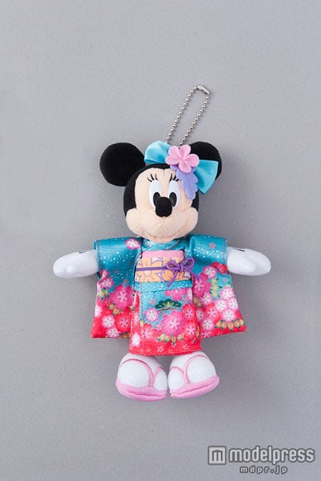 ミニーぬいぐるみバッジ¥1600(C)Disney