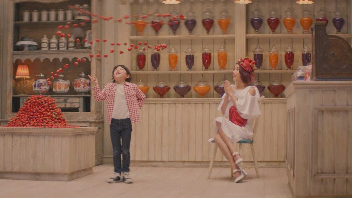 石原さとみ／新CMより（提供写真）