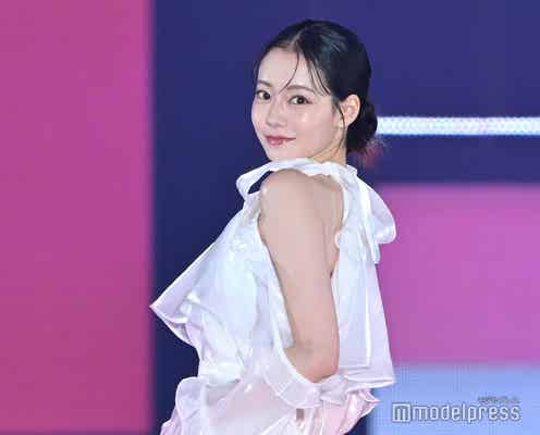 なごみ、肩出しドレスで美デコルテ披露 つや肌際立つ【GirlsAward 2024AW】