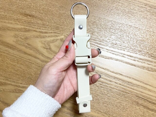 3COINS　ジャケットホルダー