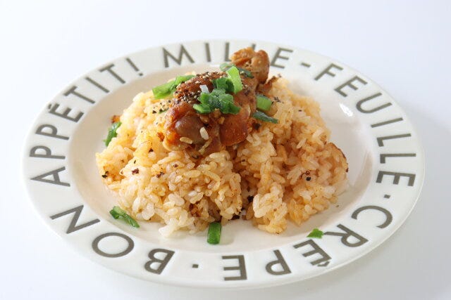 業務スーパーのピリピリチキンのピラフ風炊き込みご飯