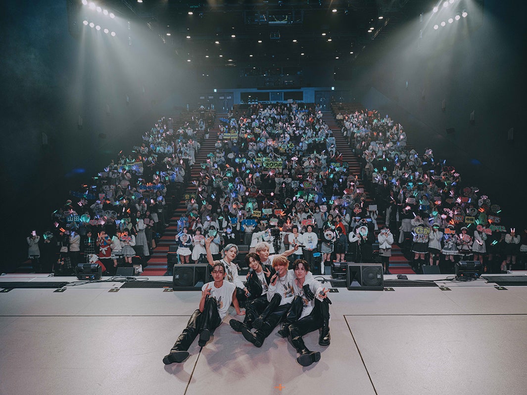 ENJIN、新体制でワンマンライブ開催「正直不安もたくさんありました」涙浮かべファンに感謝【SNOVE 〜Wonder winterland〜】