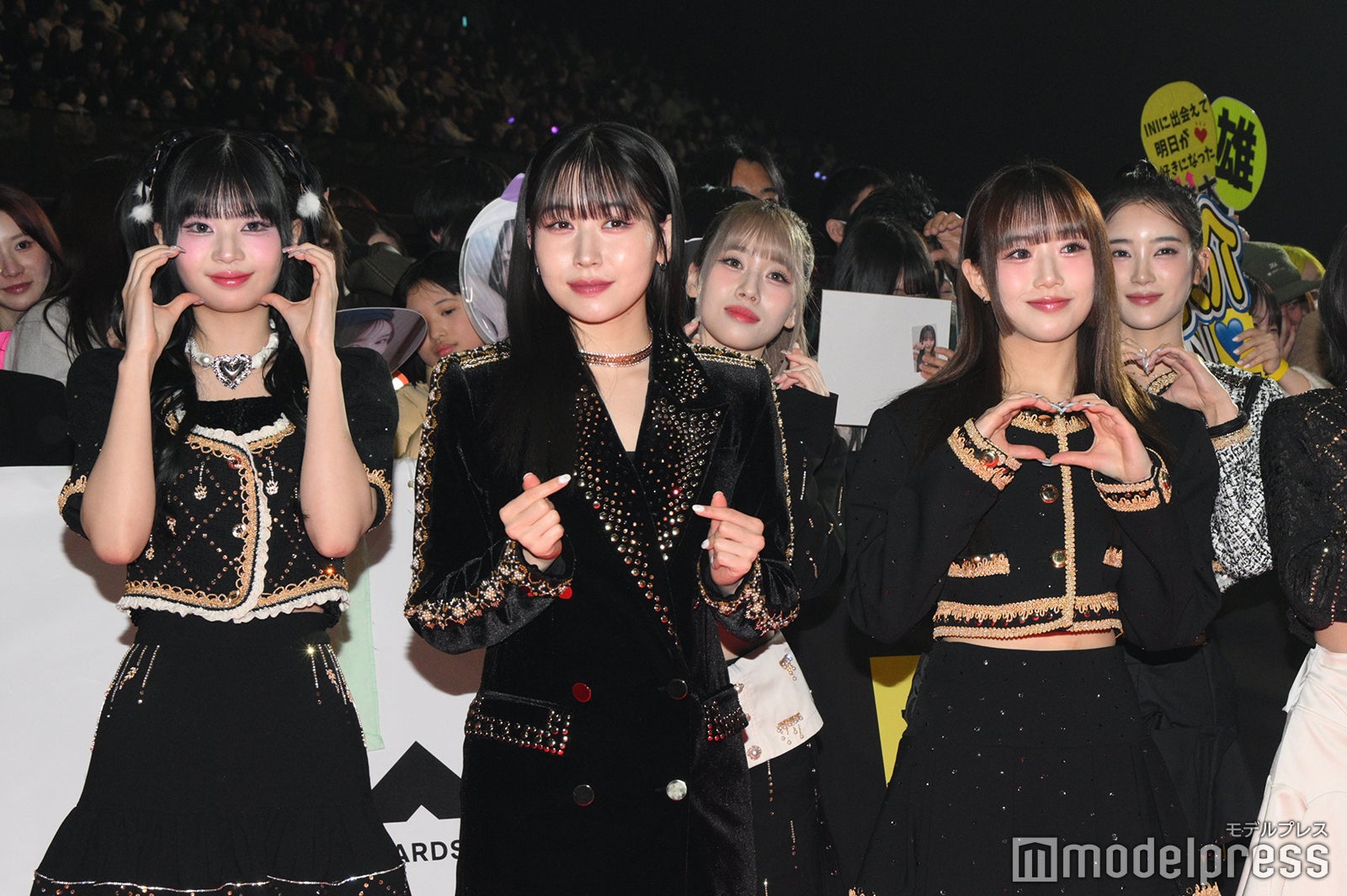 ME:I／RINON（村上璃杏）、MOMONA（笠原桃奈）、AYANE（高見文寧）、KEIKO（清水恵子）、MIU（櫻井美羽）（C）モデルプレス