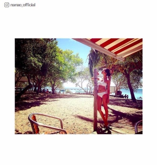 菜々緒、ビキニ姿で圧巻美脚を全開に　“完璧ボディ”に反響続々