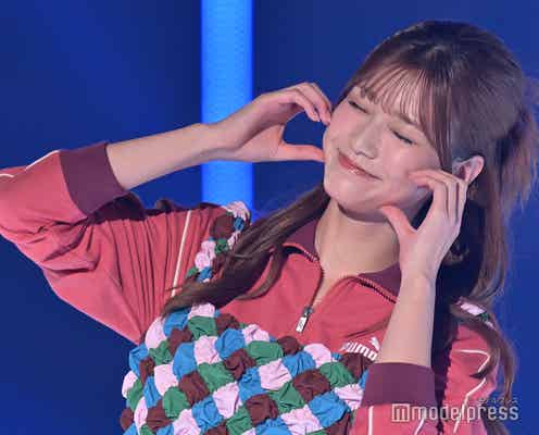 生見愛瑠、“ルダハート”で全力笑顔 個性派ミニ丈スポーティーコーデ披露<TGC2023A/W>