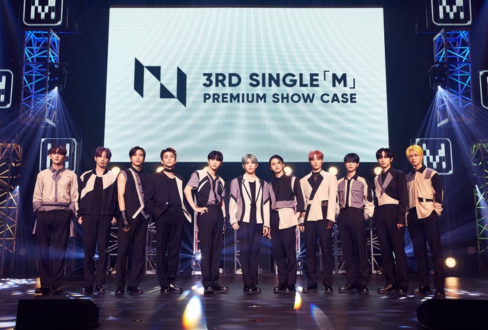 INI(左から)許豊凡、田島将吾、池崎理人、西洸人、後藤威尊、松田迅、木村柾哉、藤牧京介、尾崎匠海、佐野雄大/「M」PREMIUM SHOW CASEより(C)LAPONE ENTERTAINMENT