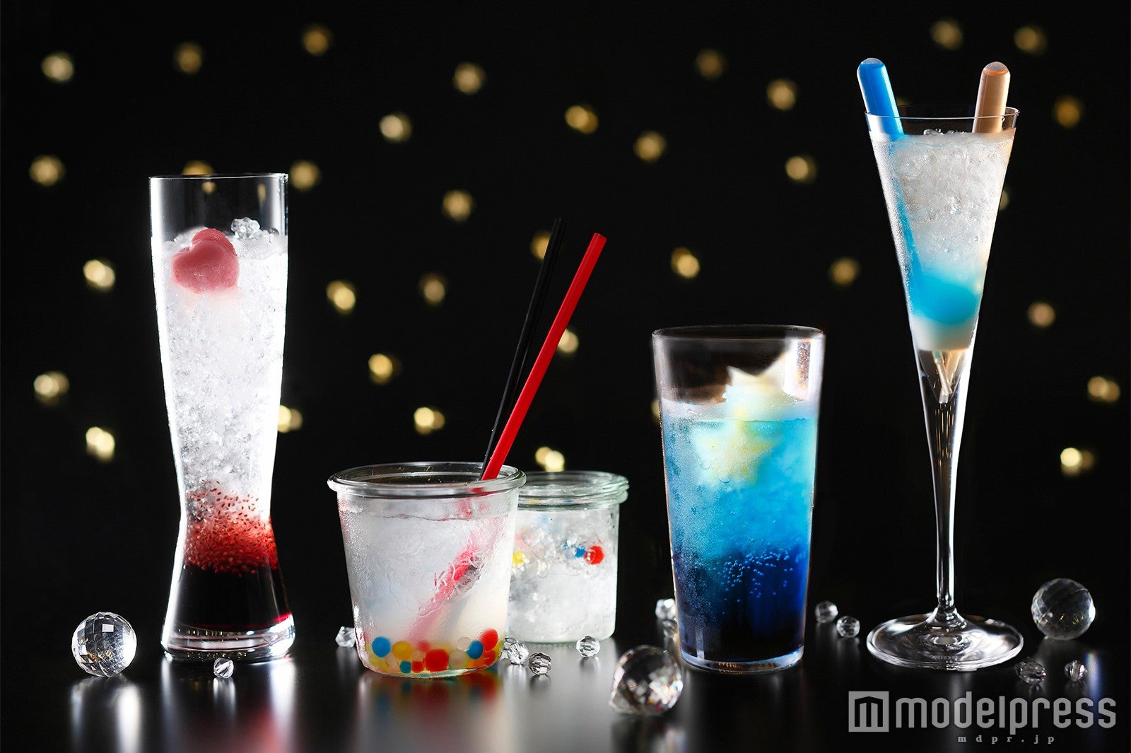 秋冬限定“恒星カクテル”・クリスマス限定“準惑星カクテル”／画像提供：京都センチュリーホテル