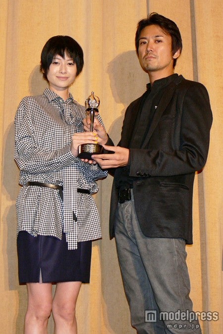 左から：真木よう子、大西信満