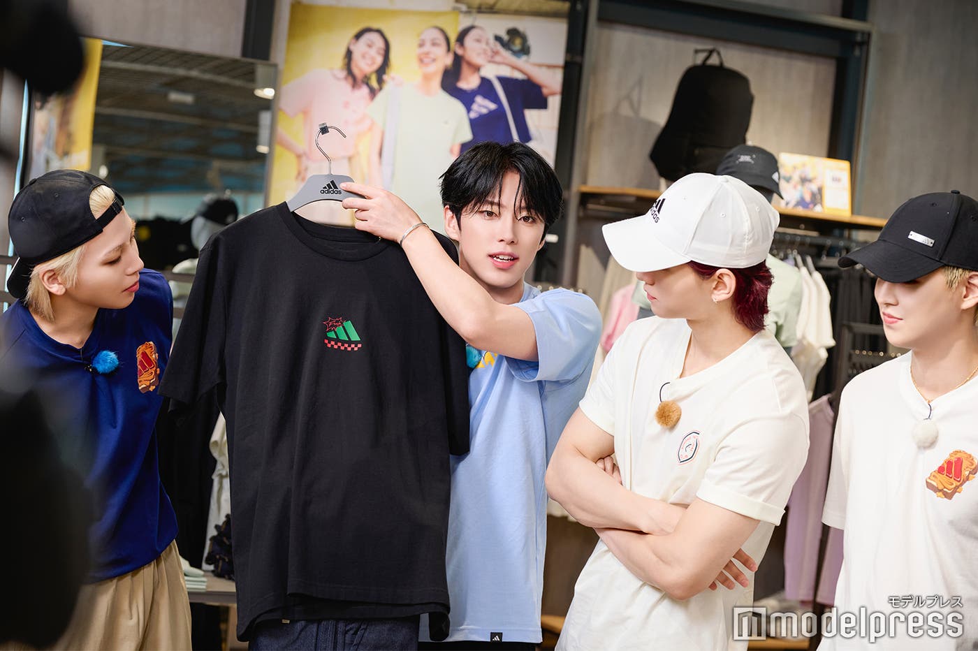 JO1・年上チーム(C)モデルプレス