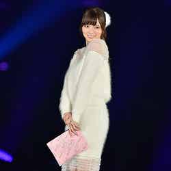 ファッションフェスタ「takagi presents TGC KITAKYUSYU 2015 by TOKYO GIRLS COLLECTION」に出演した白石麻衣