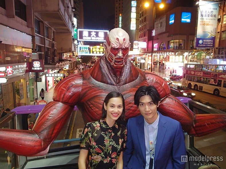 水原希子、三浦春馬／香港市内を観光