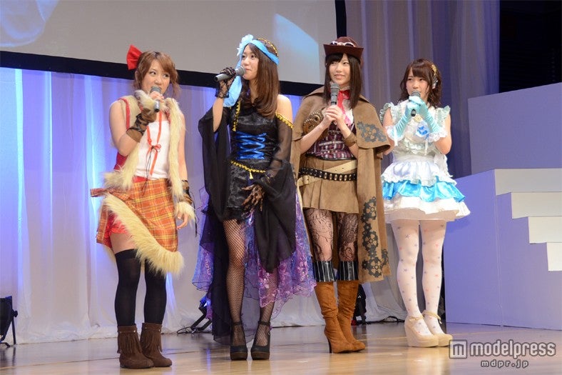 左から：川栄李奈、高橋みなみ、大島優子、島崎遥香