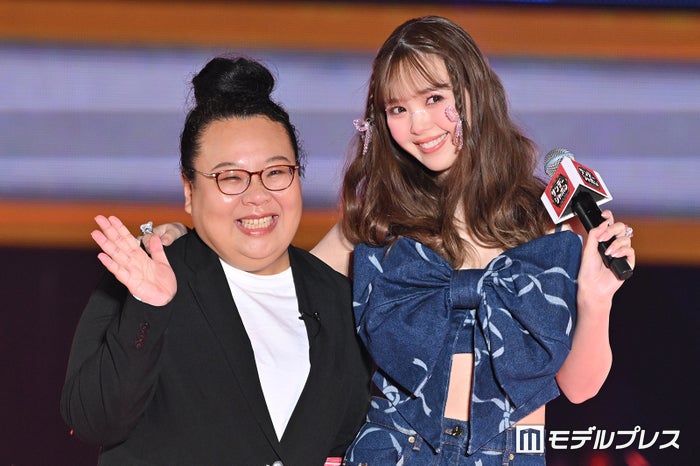 藤田ニコル、夫・稲葉友は「気づいたら好きでした」出会い・好きになったタイミング…共演者から質問攻め【GirlsAward 2024 S／S】